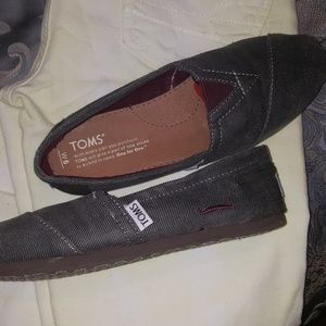 🎃NEW Gray canvas Toms-